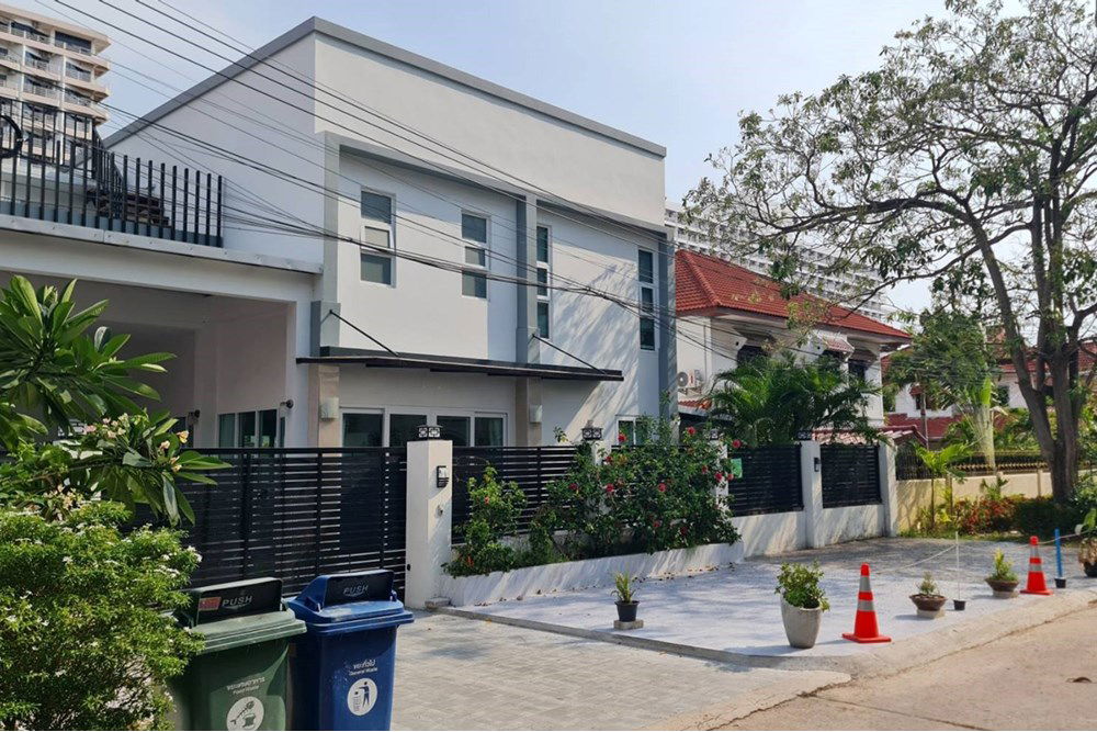 รูป [920311028-281] เช่าบ้านพูลวิลล่าพัทยา Royal Park Village ใกล้หาดจอมเทียน - รูปที่ 1/32