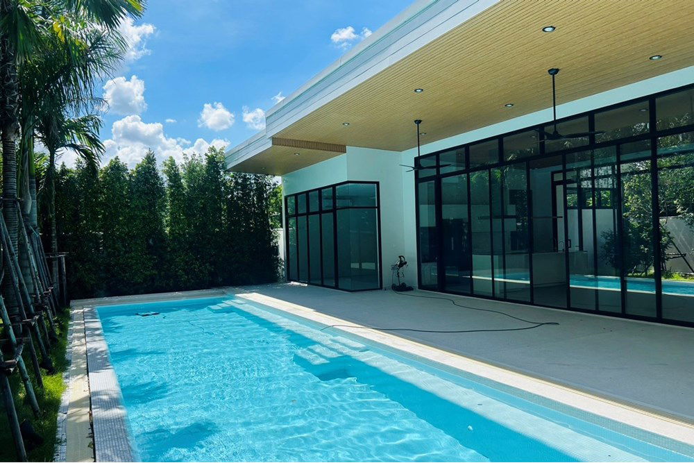 รูป [920071069-20] Beverly Hills Chaengwattana Brand New Villa Luxury Pool Villa For Sale - รูปที่ 14/21