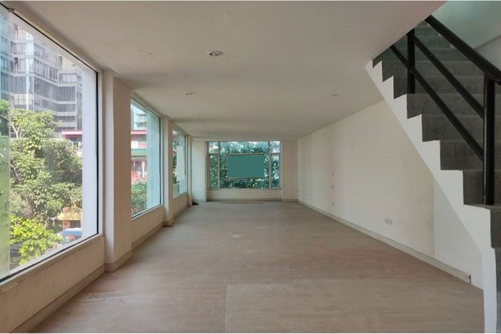 รูป [920271003-513] พื้นที่ออฟฟิศ/โชว์รูมให้เช่า อยู่ใจกลางสีลม ติดถนนใหญ่ - รูปที่ 10/11