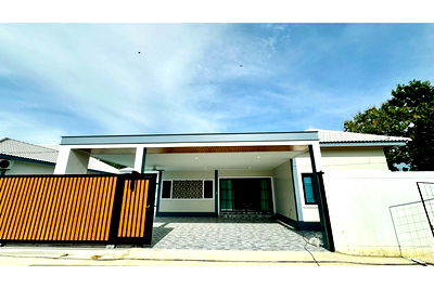 Houses for rent Bang Lamung Chonburi : [920311028-297] 4 bedroom pool villa for rent, private pool, near Map Prachan