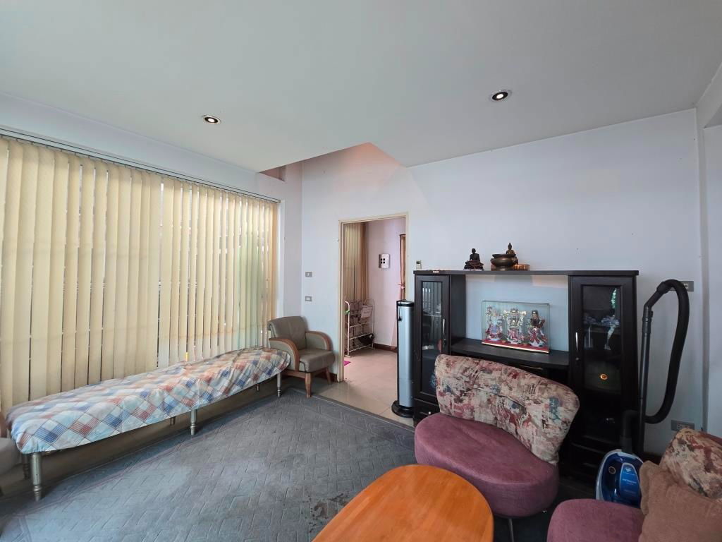 picture Single-story house for rent in Petchkasem 45 on 100 sq wah of land. Ideal for residence, home office, or service or cafe business. - 16/34