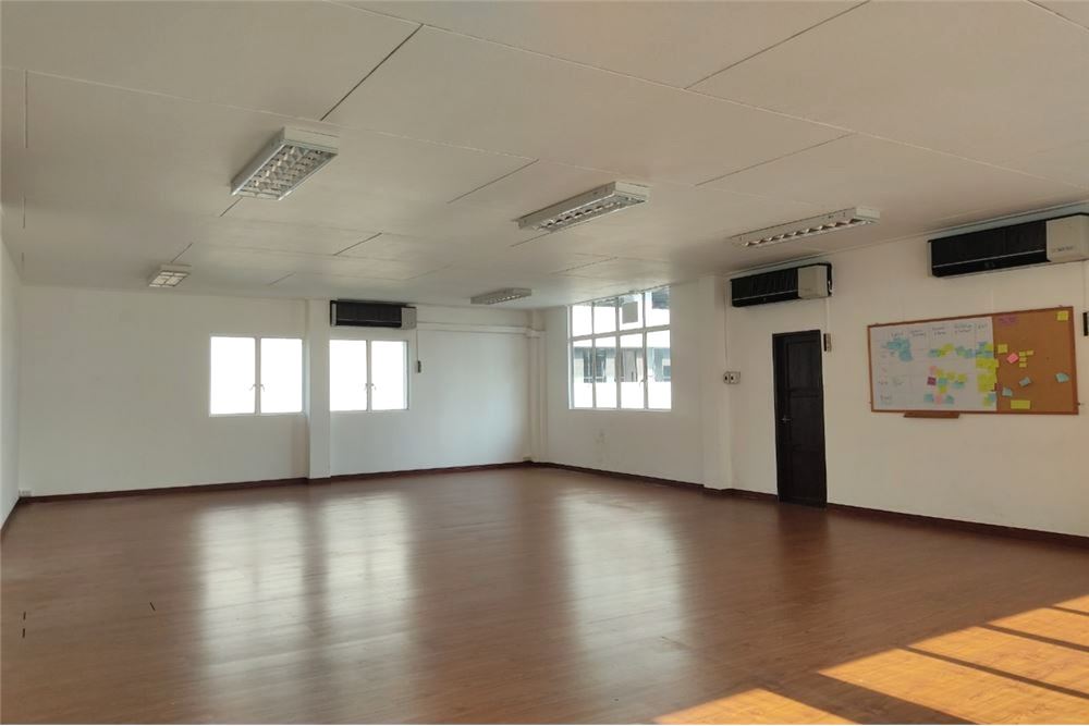 รูป [920271003-767] Creative Office Space near BTS Chongnonsi - รูปที่ 5/7