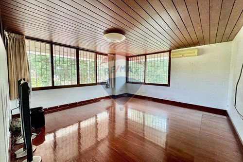 รูป [920071080-76] "สวรรค์สงบกลางกรุง: บ้านหรูพระโขนง" - รูปที่ 15/24