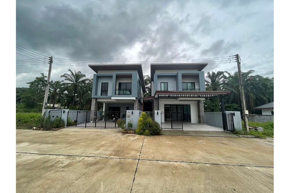รูป [920281015-35] Townhome for sale in saithai - รูปที่ 3/29
