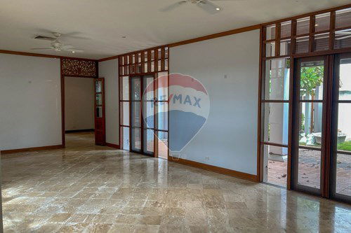 รูป [920071049-1137] house for rent BTS Phrompong sukhumvit 39 - รูปที่ 5/36