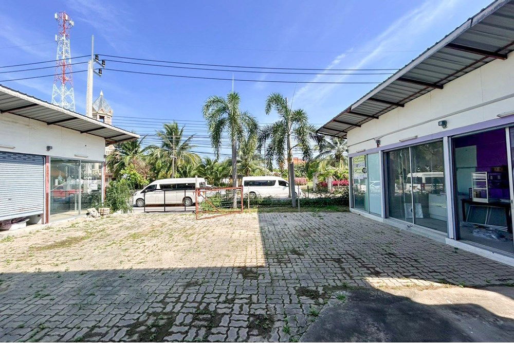 picture [920121001-2400] 3-beds House with a big space for lease in Plai Laem - 18/23