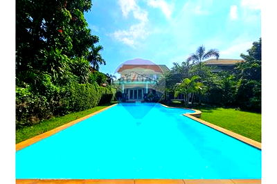 Houses for sale Cha-Am Petchburi : [920601001-250] Stunning View Pool Villa in Palm Hills Golf Course