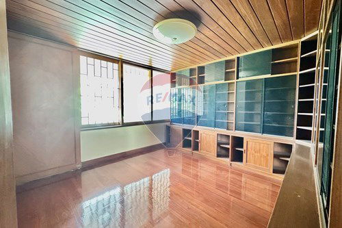 รูป [920071080-76] "สวรรค์สงบกลางกรุง: บ้านหรูพระโขนง" - รูปที่ 18/24