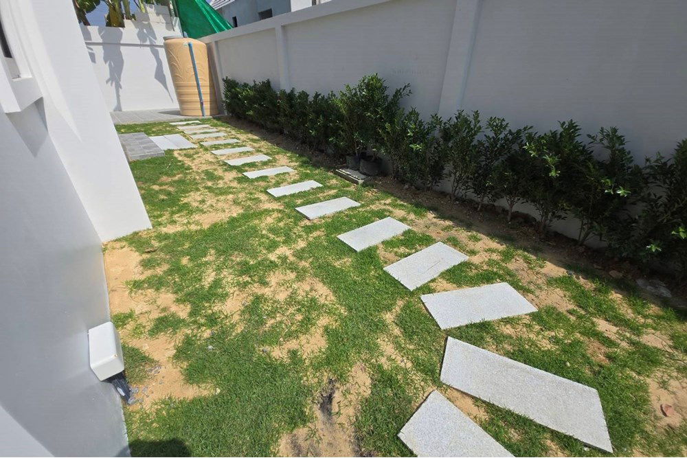 picture [920011003-113] Luxury 4-Bed Oasis with Scenic Views in Hua Hin - 12/46