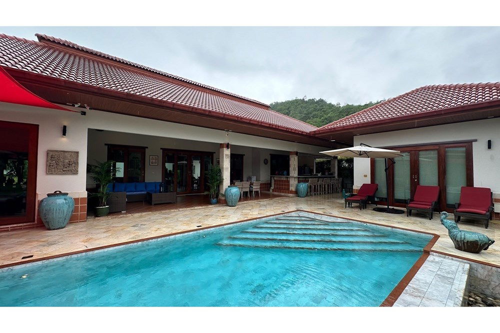 รูป [920011003-108] บ้านหรูหรา 5 ห้องนอนพร้อมสระว่ายน้ำส่วนตัว - รูปที่ 30/46