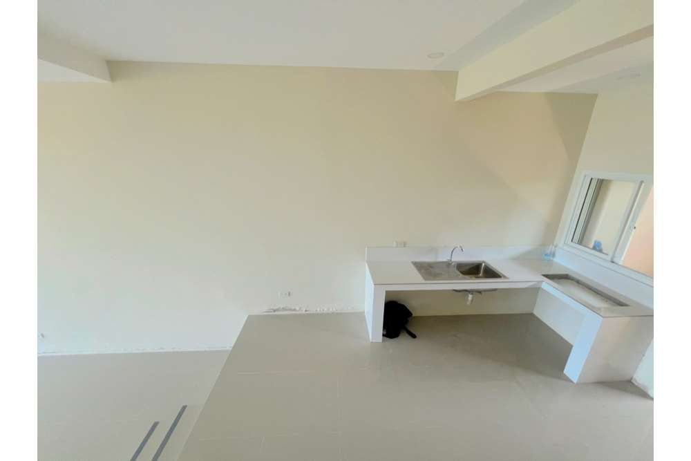 picture [920121030-193] Partly Seaview Beds Townhome 2 mins to The Beach - 10/28