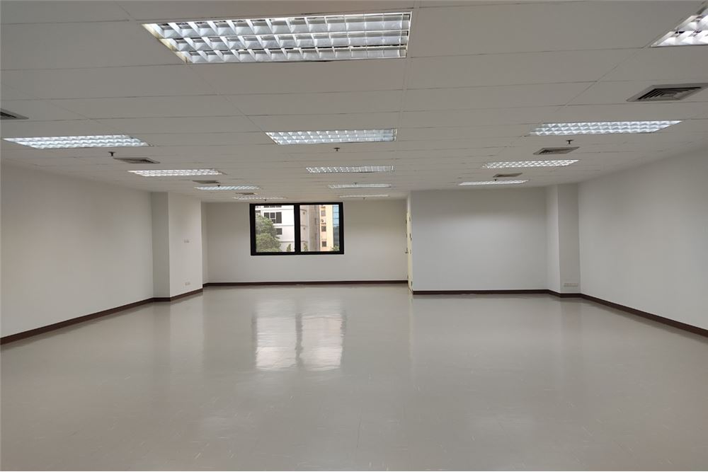 รูป [920271003-569] Office Space near BTS Surasak - รูปที่ 6/15
