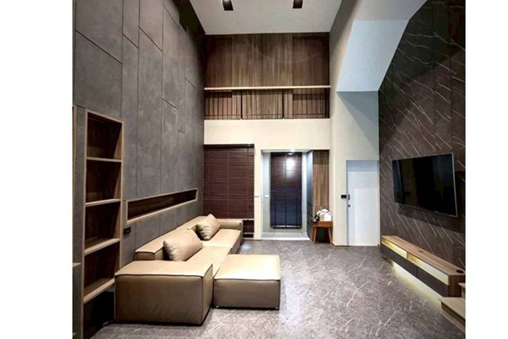 รูป [920071083-37] "Central Bangkok Townhouse: Modern Urban Oasis" - รูปที่ 3/18