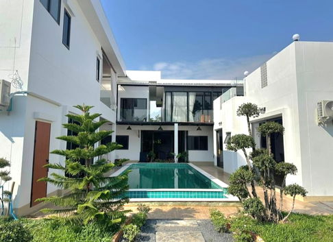 Modern Pool villa House for Rent ! , Near 89 Plaza ChiangMai