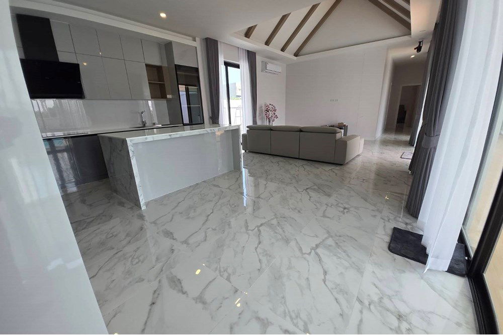 picture [920011003-113] Luxury 4-Bed Oasis with Scenic Views in Hua Hin - 30/46