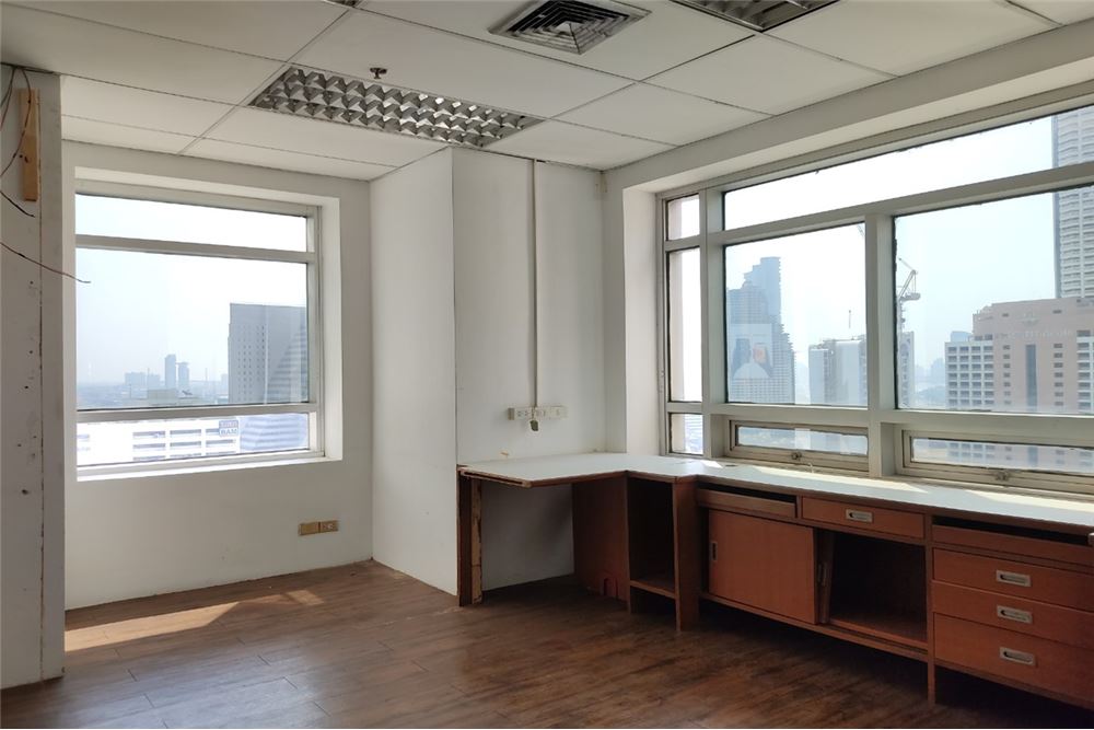 รูป [920271003-768] Office Space near BTS Surasak - รูปที่ 3/5