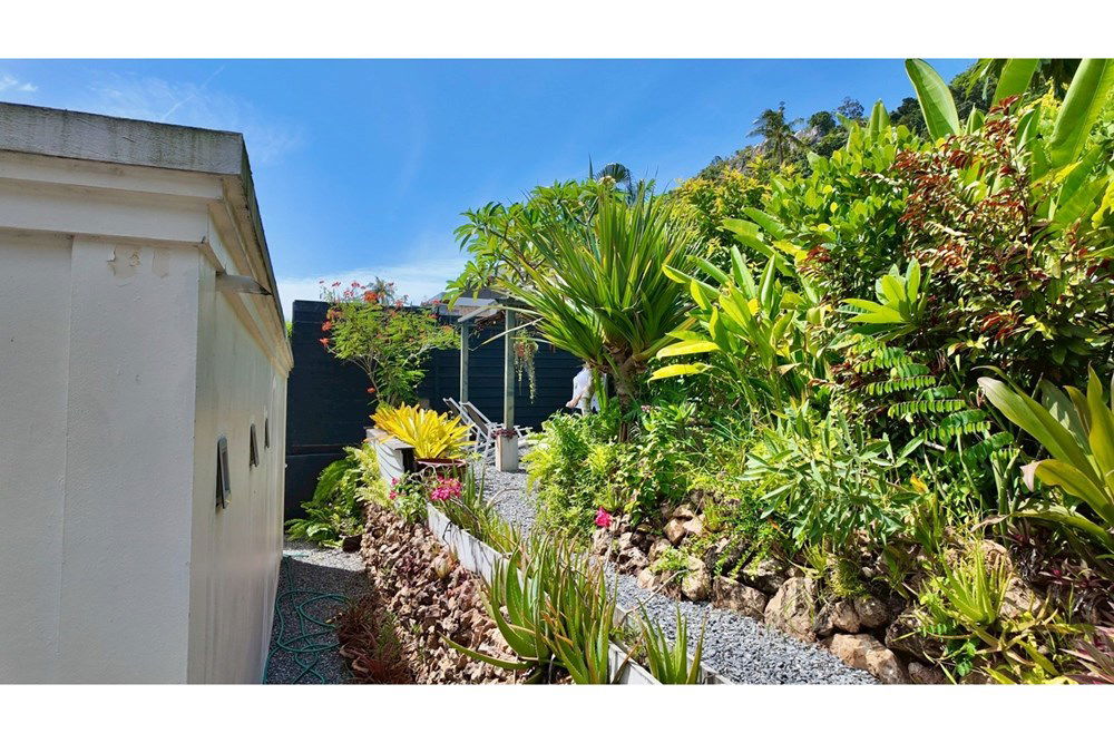 รูป [920121063-87] Be on Bang Po beach in 4 minutes!!  2 Bed Villa with Part Sea View - รูปที่ 14/19