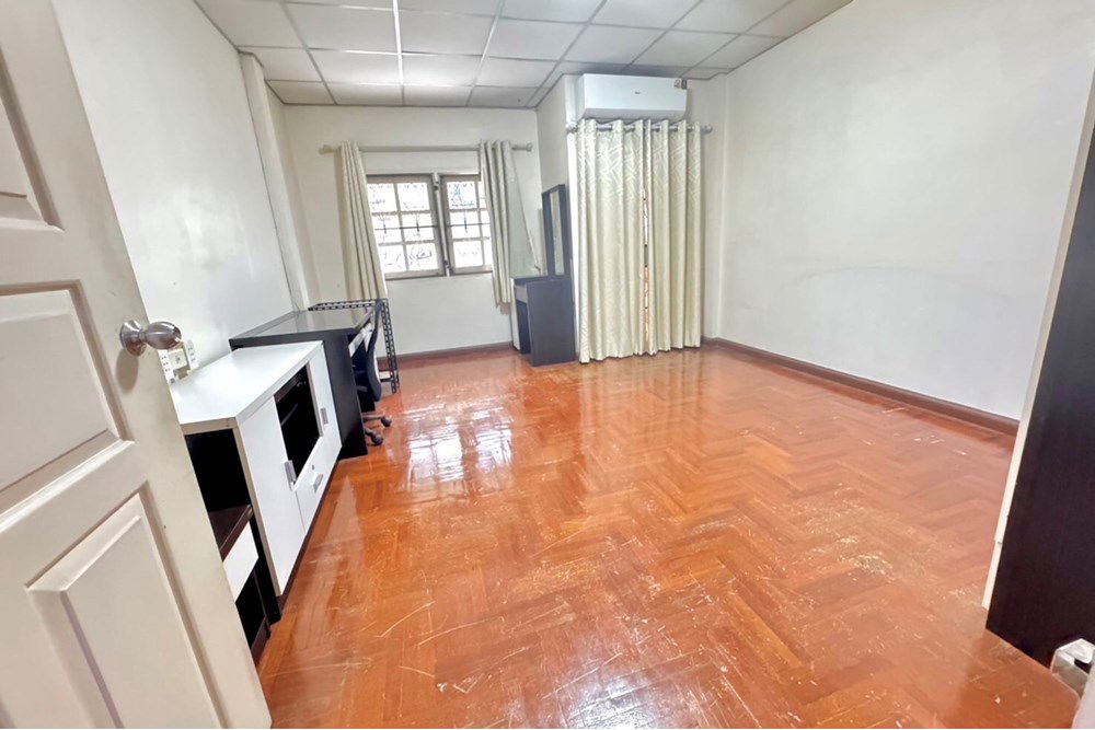 รูป [920021043-2] Urgert Sale!!! 3-Storeys Townhome near Ekamai, Thonglor, Central, CDC - รูปที่ 13/16