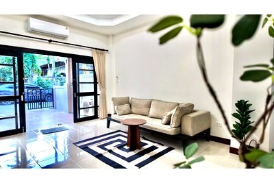 ทาวน์โฮม สุราษฎร์ธานี : [920121075-27] Furnished 2-BR Townhouse for Investment in Chaweng, Koh Samui!
