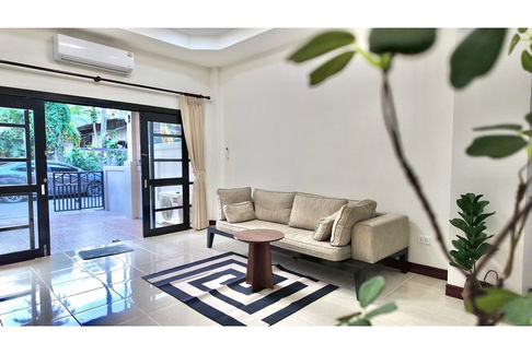 [920121075-27] Furnished 2-BR Townhouse for Investment in Chaweng, Koh Samui!