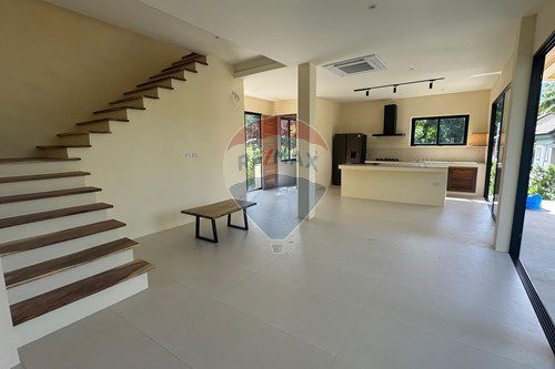 picture [920621004-100] Luxury 2-Story Mountain View Villa with Private Pool - 3/15