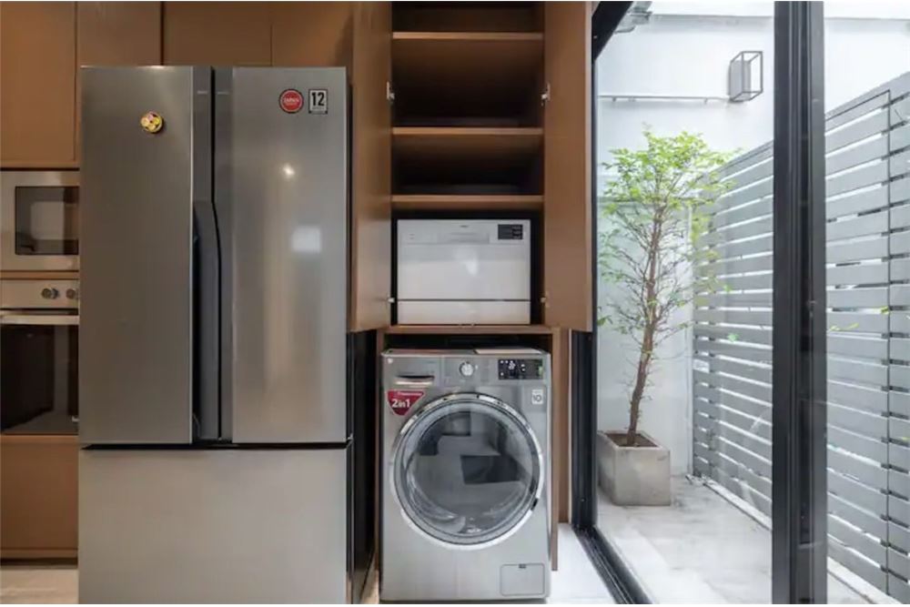 picture [920071001-12934] Newly Renovated Townhouse in Ekkamai - 28/33