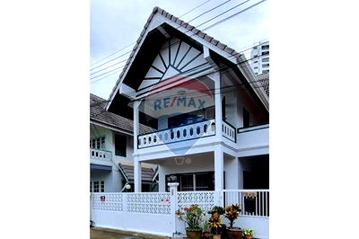 ทาวน์โฮม สถานีขนส่งหัวหิน : [920011003-103] ทาวน์เฮ้าส์หัวหินสุดคุ้ม วิวทะเล ใกล้ชายหาด