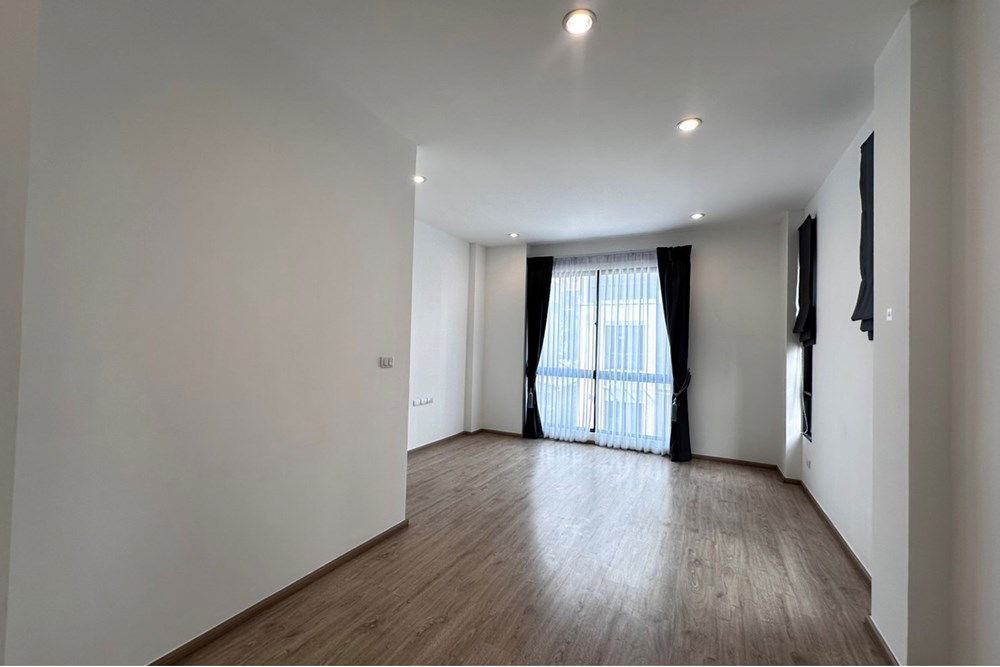 รูป [920071083-66] Spacious Townhouse in Suan Luang with Pool & Gym - รูปที่ 13/22