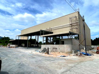 เช่าโรงงาน ที่ว่าการอำเภอบ้านบึง : ⛔️โทร0615496959 คุณเนส⛔️ 🕋ให้เช่าโรงงาน/โกดัง คลังสินค้า 1,700 ตรม. อ.บ้านบึง ชลบุรี  🟨#ผังสีเหลือง   🔰สร้างเสร็จ ธันวาคม 2568 