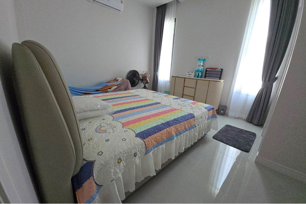 picture [920011003-113] Luxury 4-Bed Oasis with Scenic Views in Hua Hin - 43/46