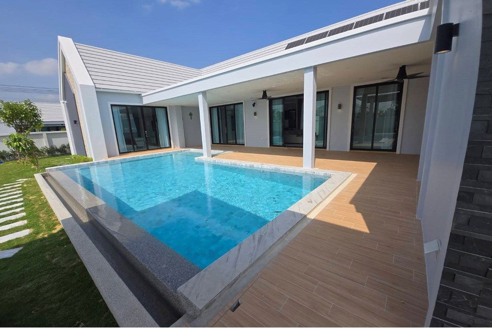 picture [920011003-113] Luxury 4-Bed Oasis with Scenic Views in Hua Hin - 22/46