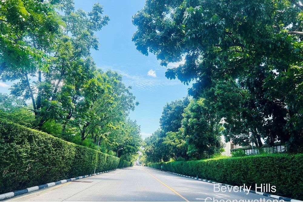 รูป [920071069-20] Beverly Hills Chaengwattana Brand New Villa Luxury Pool Villa For Sale - รูปที่ 3/21