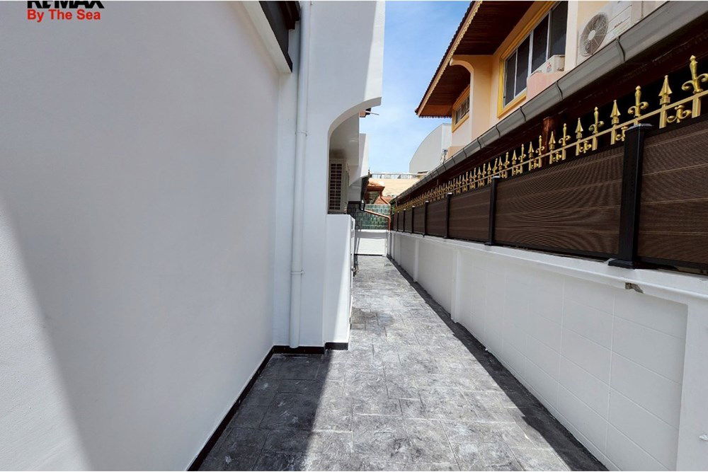 รูป [920611001-368] "วิลล่าหรูใจกลางพัทยา พร้อมสระส่วนตัว" - รูปที่ 21/55