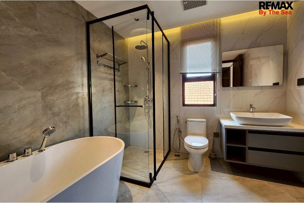 รูป [920611001-368] "วิลล่าหรูใจกลางพัทยา พร้อมสระส่วนตัว" - รูปที่ 55/55