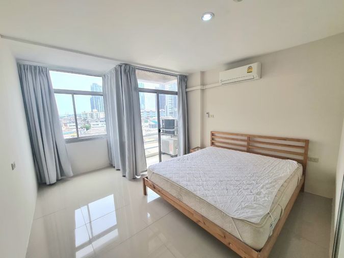 P-92993 ให้เช่า คอนโด แฮปปี้ เพลส ทาวเวอร์  แขวงพระโขนงเหนือ เขตวัฒนา กรุงเทพมหานคร พร้อมอยู่ ราคาถูก Line Id: @easythaihome 085-592-2897