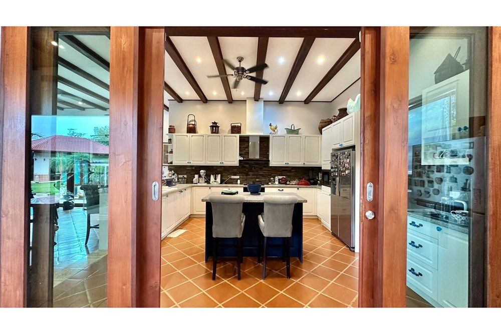 รูป [920011003-108] บ้านหรูหรา 5 ห้องนอนพร้อมสระว่ายน้ำส่วนตัว - รูปที่ 3/46