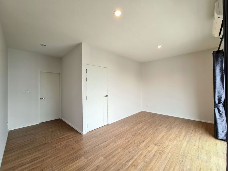 picture For Rent 3-Storey Townhome , 3 Bed, 3 Bath, Next to the Clubhouse, Near MRT Bang Rak Yai - 5/7