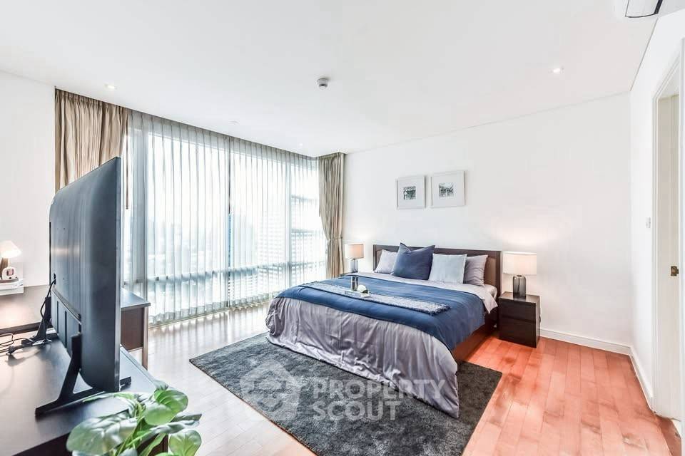 picture 2-BR Condo at Fullerton Sukhumvit near BTS Ekkamai (ID 2429820) - 2/11