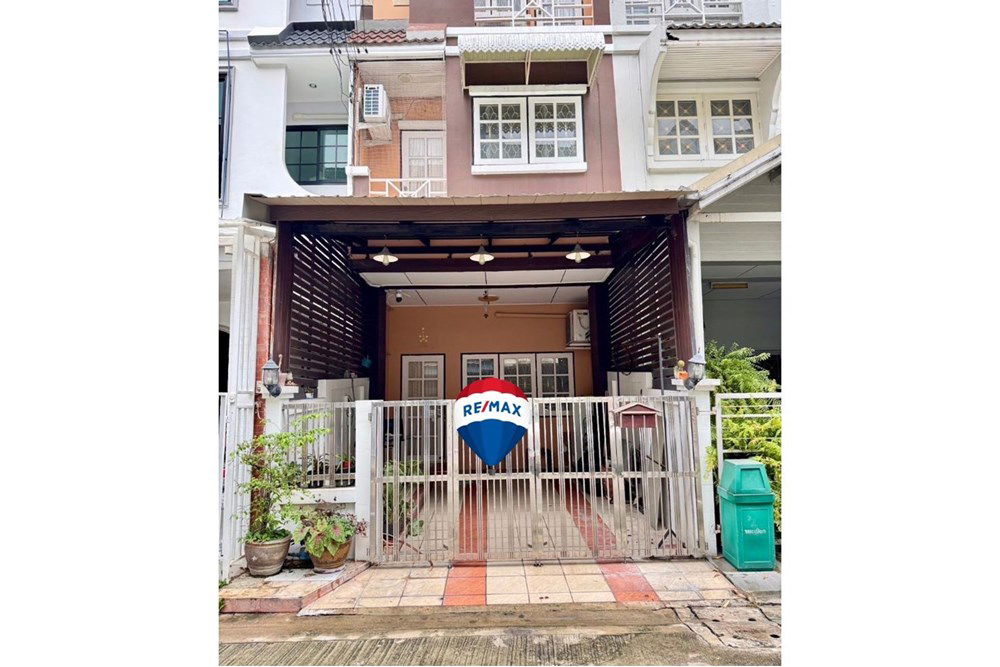 รูป [920021043-2] Urgert Sale!!! 3-Storeys Townhome near Ekamai, Thonglor, Central, CDC - รูปที่ 2/16