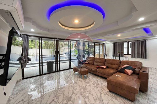 picture [920471017-341] 2 privately owned houses for rent in Huai Yai - 2/34