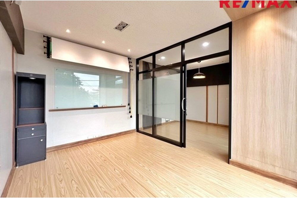 รูป [920091001-1046] ขาย โฮมออฟฟิศหรู 4 ชั้น THE FRONT ลาดพร้าว-รัชดา - รูปที่ 42/80