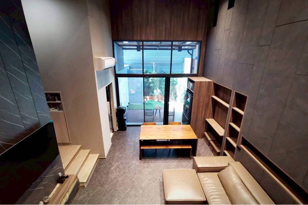 รูป [920071083-37] "Central Bangkok Townhouse: Modern Urban Oasis" - รูปที่ 6/18