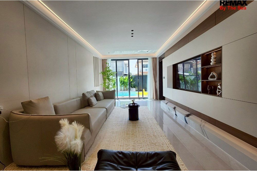 รูป [920611001-368] "วิลล่าหรูใจกลางพัทยา พร้อมสระส่วนตัว" - รูปที่ 13/55