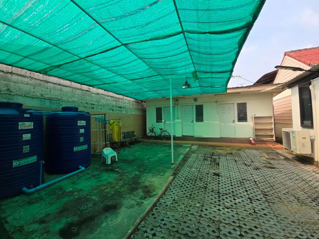 picture Single-story house for rent in Petchkasem 45 on 100 sq wah of land. Ideal for residence, home office, or service or cafe business. - 23/34