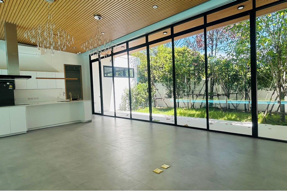 รูป [920071069-20] Beverly Hills Chaengwattana Brand New Villa Luxury Pool Villa For Sale - รูปที่ 16/21