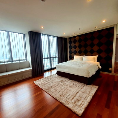 Condos for rent Bang Kapi : LB006 Luxury 2-Storey Penthouse Duplex at The Four Wings Residence Srinakarin with Panoramic City Views on the Top Floor
