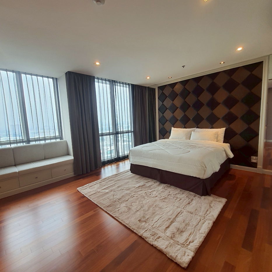 picture LB006 Luxury 2-Storey Penthouse Duplex at The Four Wings Residence Srinakarin with Panoramic City Views on the Top Floor - 1/15