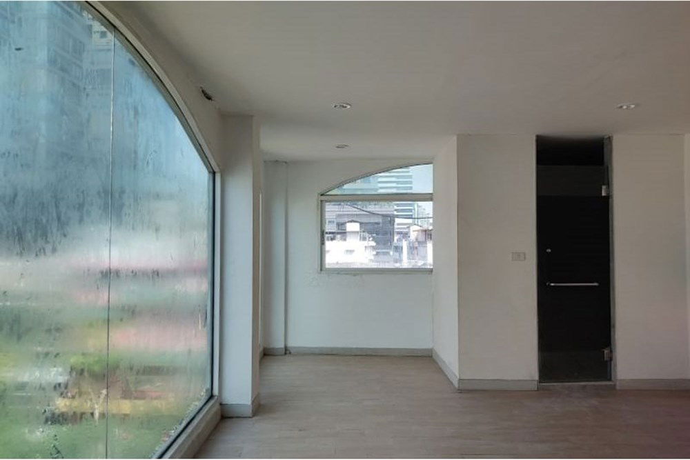 รูป [920271003-513] พื้นที่ออฟฟิศ/โชว์รูมให้เช่า อยู่ใจกลางสีลม ติดถนนใหญ่ - รูปที่ 6/11