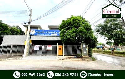 บ้านแฝด คลองหลวง ปทุมธานี : บ้านแฝด บ้านชานไม้ เดอะทาวน์ คลองสอง คลองหลวง ปทุมธานี หลังมุม