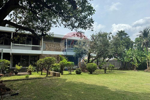 รูป [920071080-76] "สวรรค์สงบกลางกรุง: บ้านหรูพระโขนง" - รูปที่ 1/24